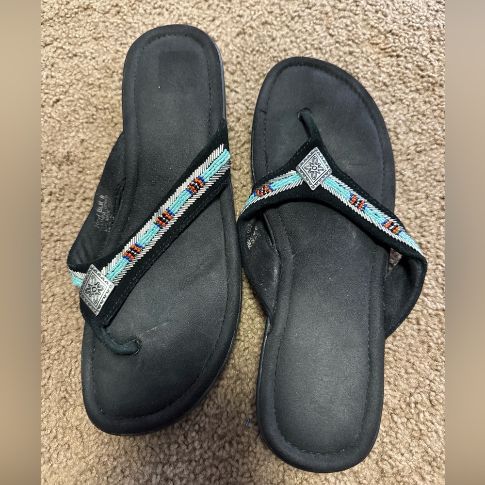 Minnetonka Black Sandal Flip Flops with Turquoise Beaded Straps